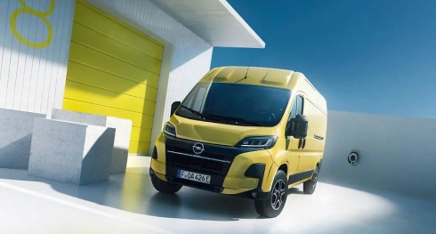 Eltrico, inovador e eficiente: novo Opel Movano estabelece os padres do segmento