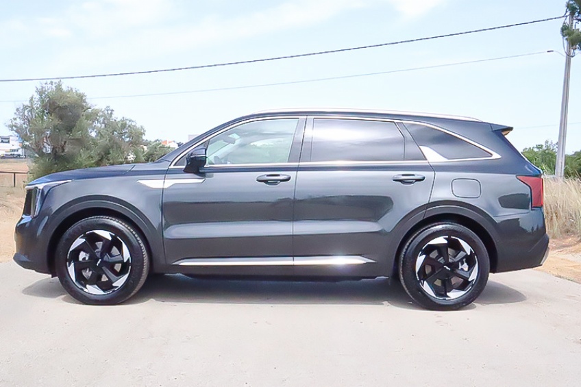 Kia SORENTO HEV 2WD 6AT CONCEPT+SRF