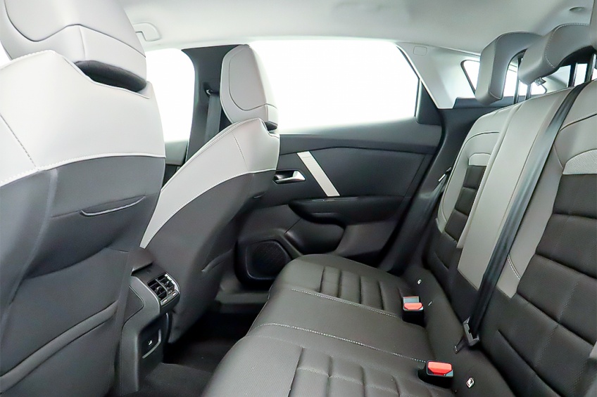 Citro�n C4 HIBRIDO 145CV BUSINESS EDITION