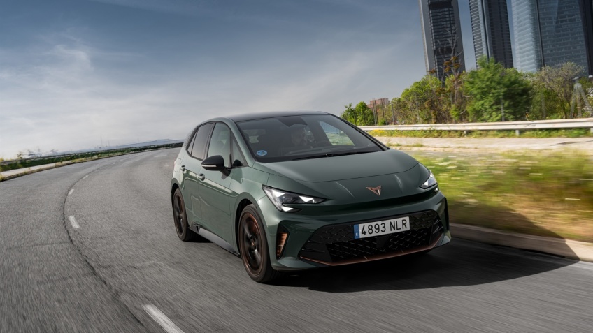 Novo CUPRA Born chega �s estradas com elevada performance el�trica