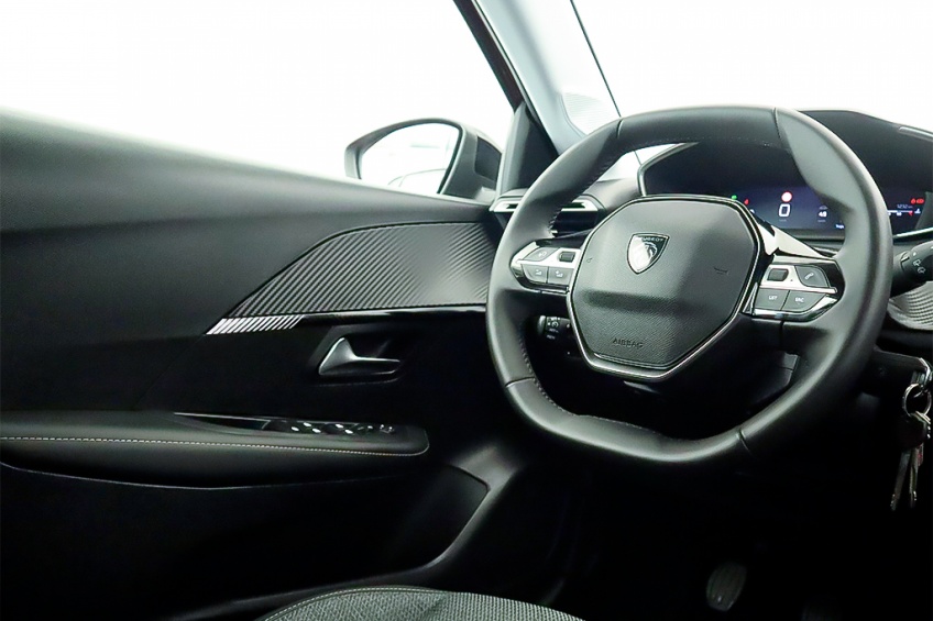 Peugeot 208 1.2 GASOLINA ALLURE