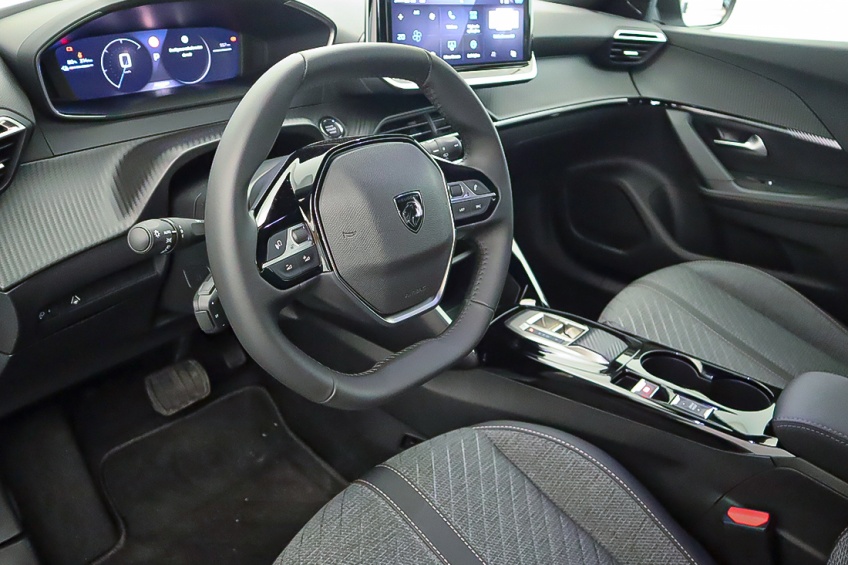Peugeot E-2008 ALLURE ELETRICO 156CV - BATERIA 54KWH