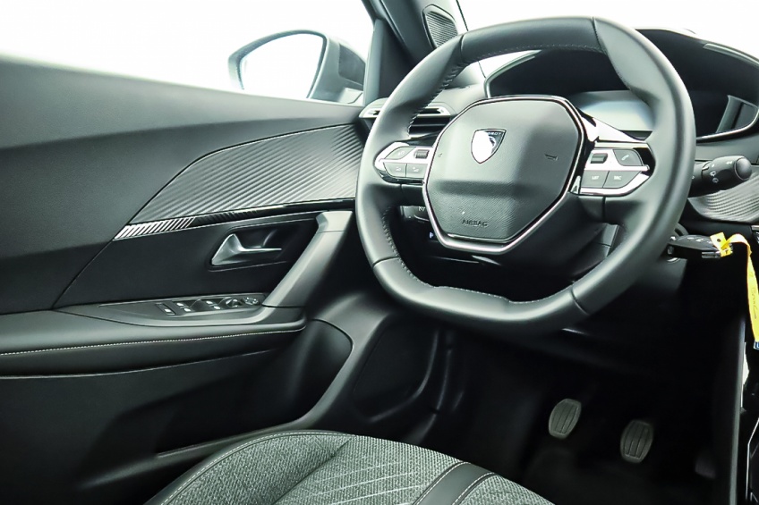 Peugeot 2008 ALLURE 1.2 PURETECH 100CV