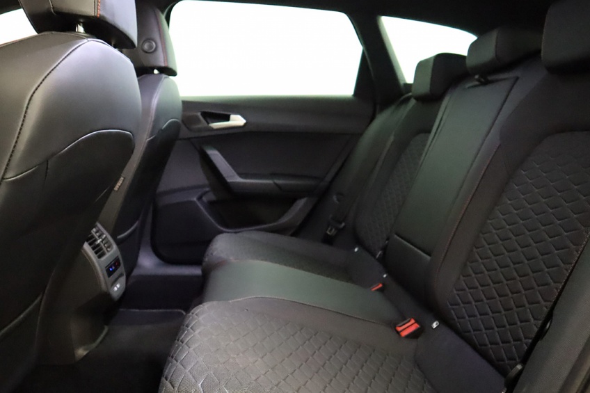 Seat LEON ST 1.5 E-HYBRID PLUG-IN  DSG FR PLUS 6V AUTONOMIA AT 131 KM