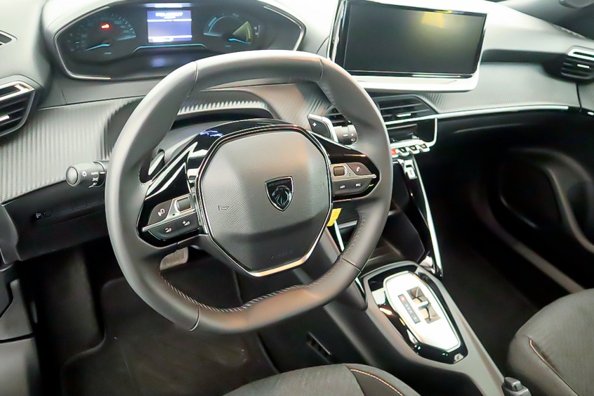 Peugeot 2008 STYLE HYBRID 145CV E-DCS6