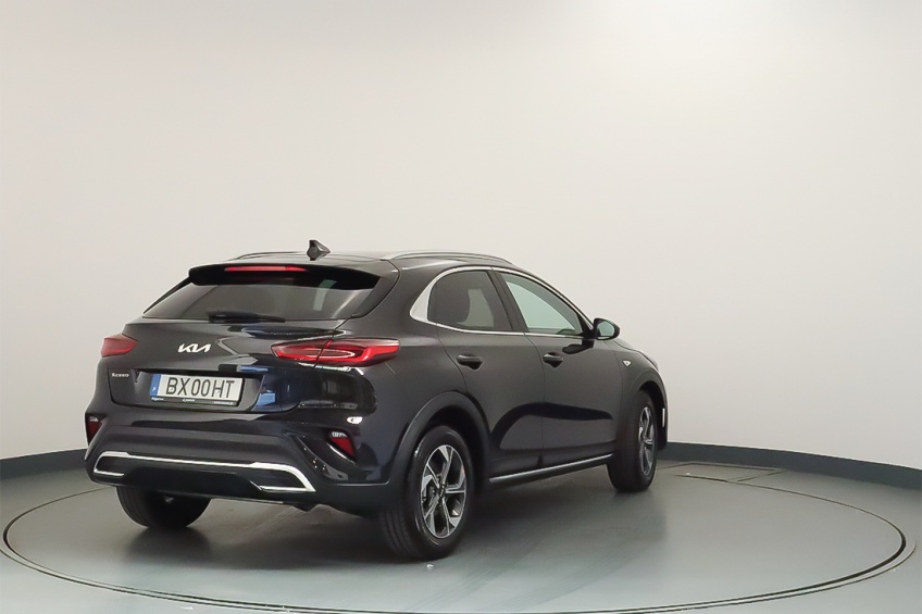 Kia XCEED 1.0T-GDi 6MT DYNAMIC+