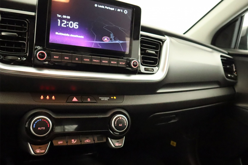 Kia STONIC 1.0T-GDi 6MT DRIVE