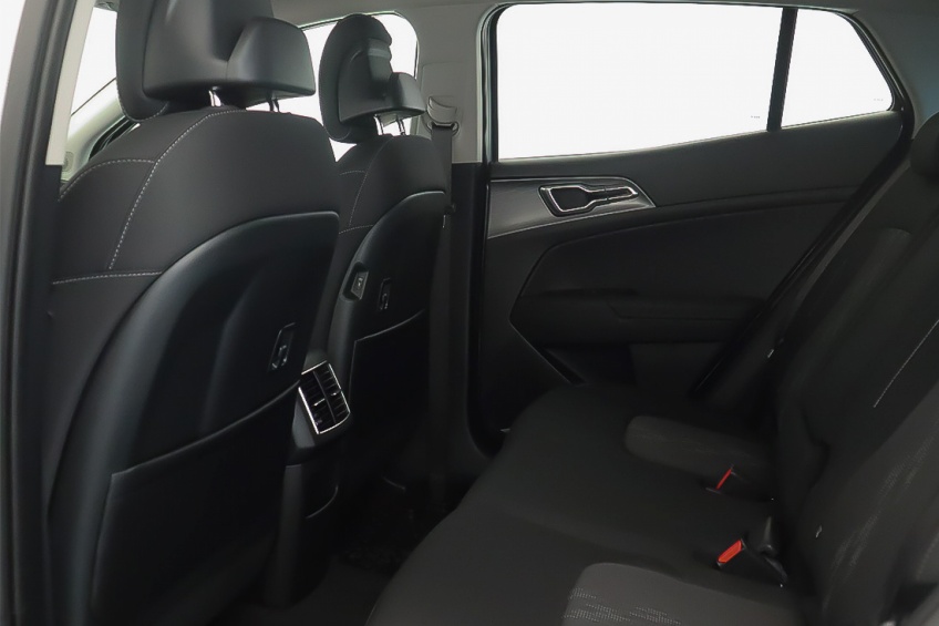 Kia SPORTAGE 1.6T-GDi 6MT DRIVE