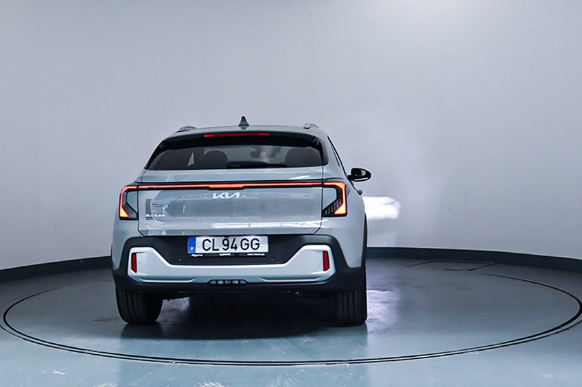 Kia XCEED 1.0 T-GDI 6MT DRIVE