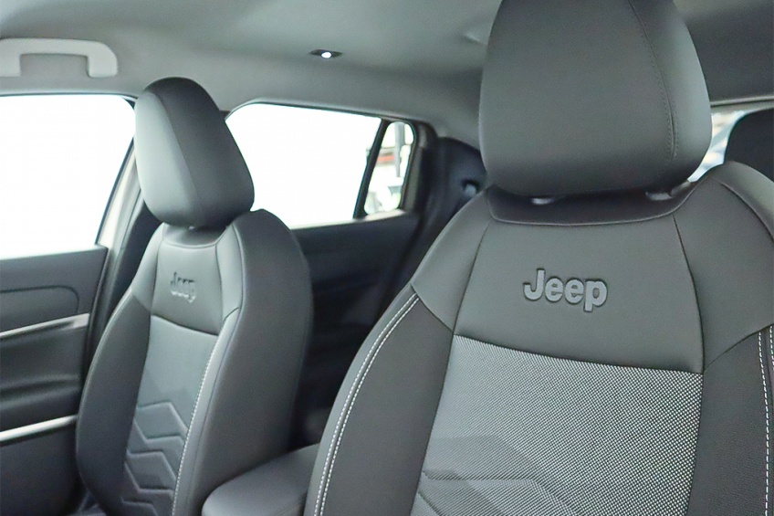 Jeep AVENGER ALTITUDE