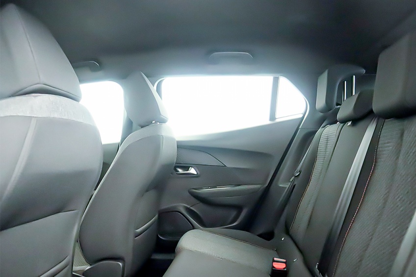 Peugeot 2008 STYLE HYBRID 145CV E-DCS6