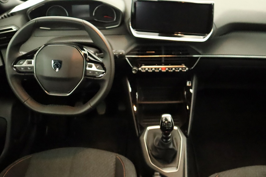 Peugeot 2008 STYLE 1.2 100 CV 5P