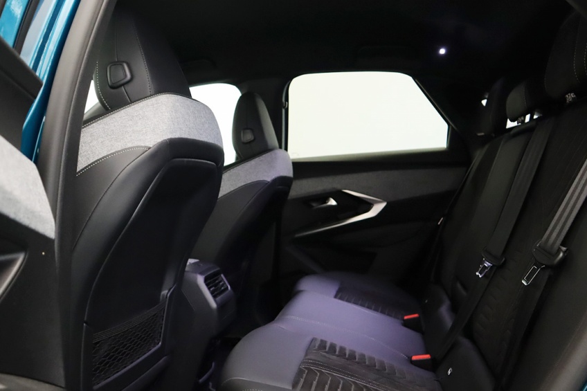 Peugeot E-3008 GT ELTRICO 210CV 157KW BATERIA 73KWh