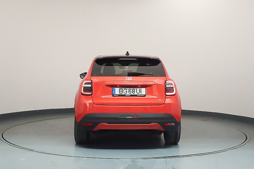 Fiat 600E EL�TRICO LA PRIMA