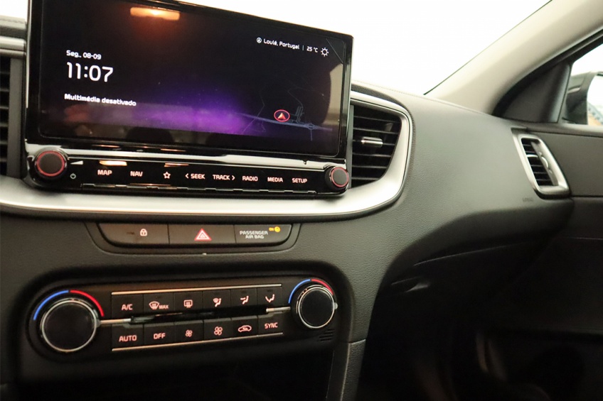 Kia XCEED 1.0T-GDi 6MT DYNAMIC+