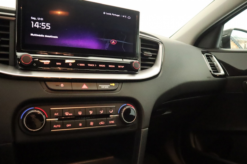 Kia KIA XCEED 1.0T-GDi 6MT TECH