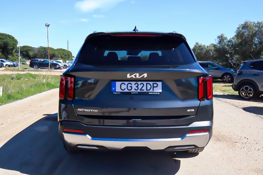 Kia SORENTO 1.6 T-GDI HEV 7L 2WD 6AT CONCEPT + SRF