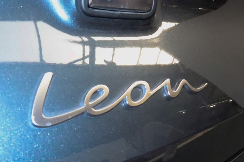 Seat LEON ST 1.5 E-HYBRID PLUG-IN  DSG FR PLUS 6V AUTONOMIA AT 131 KM