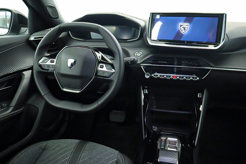 Peugeot E-2008 ALLURE ELETRICO 156CV - BATERIA 54KWH