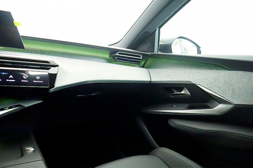Peugeot 3008 GT HYB 145CV e-DCS6