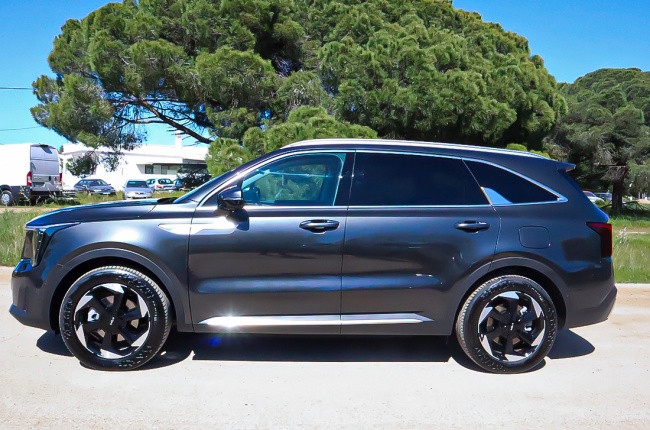 Kia SORENTO 1.6 T-GDI HEV 7L 2WD 6AT CONCEPT + SRF