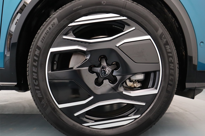 Peugeot E-3008 GT ELTRICO 210CV 157KW BATERIA 73KWh