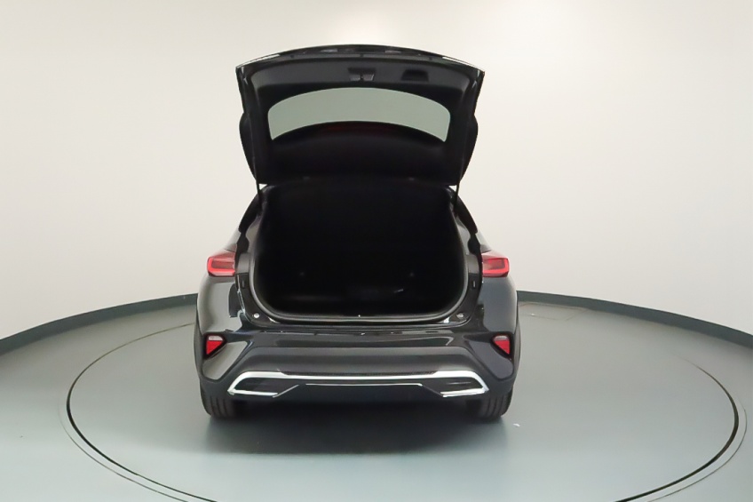 Kia XCEED 1.0T-GDi 6MT DYNAMIC+