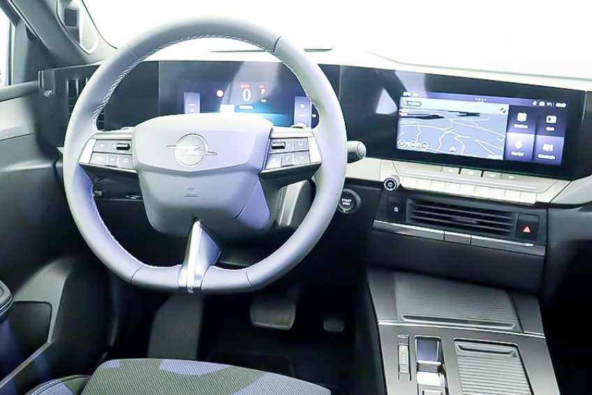 Opel ASTRA 5P GS Hybrid