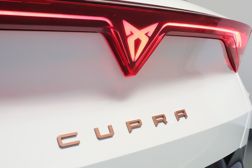 Cupra FORMENTOR 1.5 E-HYBRID PLUG-IN 204 CV DSG 6V AUTONOMIA 120 KM
