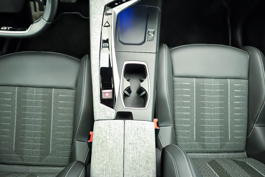 Peugeot E-5008  GT ELETRICO 210CV BATERIA 73kWh 