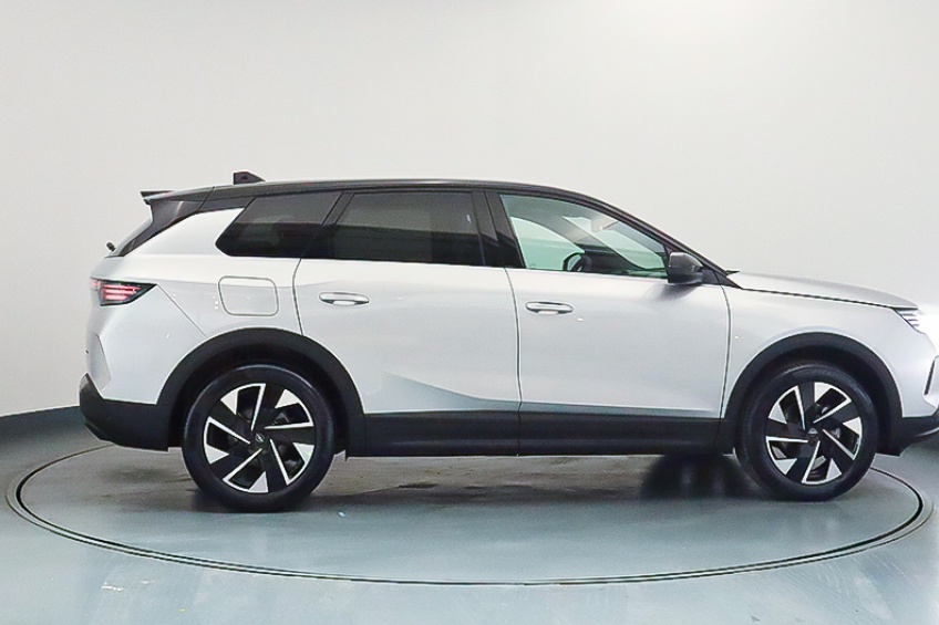 Opel Grandland Hybrid GS 145 Cv