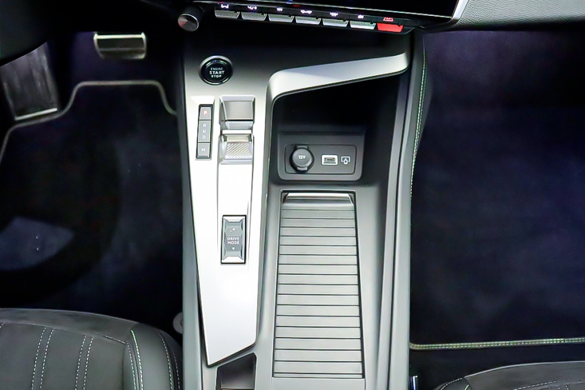 Peugeot 408 GT GT. EAT8