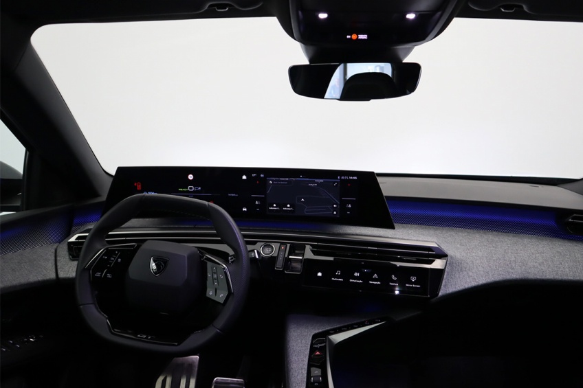 Peugeot E-3008 GT ELTRICO 210CV 157KW BATERIA 73KWh