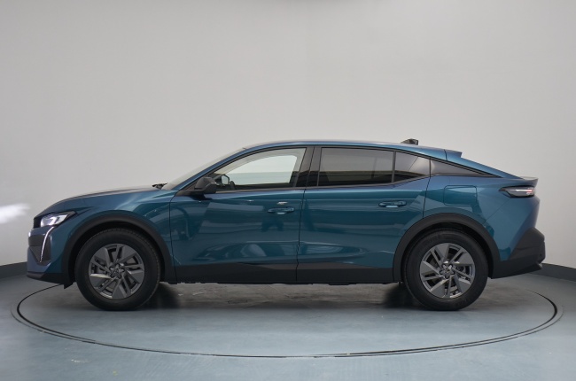 Peugeot 408 Allure Plug-In Hybrid Peugeot 408 Allure Plug-In Hybrid