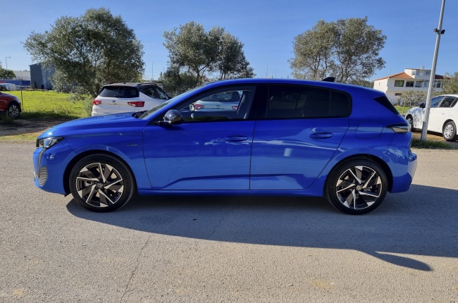 Peugeot 308 Allure Pack 1.6 Plug-In Hybrid 180 Cv e-EAT8 Auto Peugeot 308 Allure Pack 1.6 Plug-In Hybrid 180 Cv e-EAT8 Auto